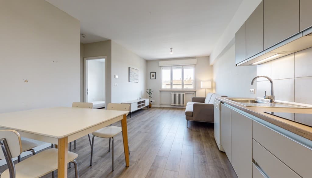Piso madrileño reformado con cocina abierta, comedor y salón